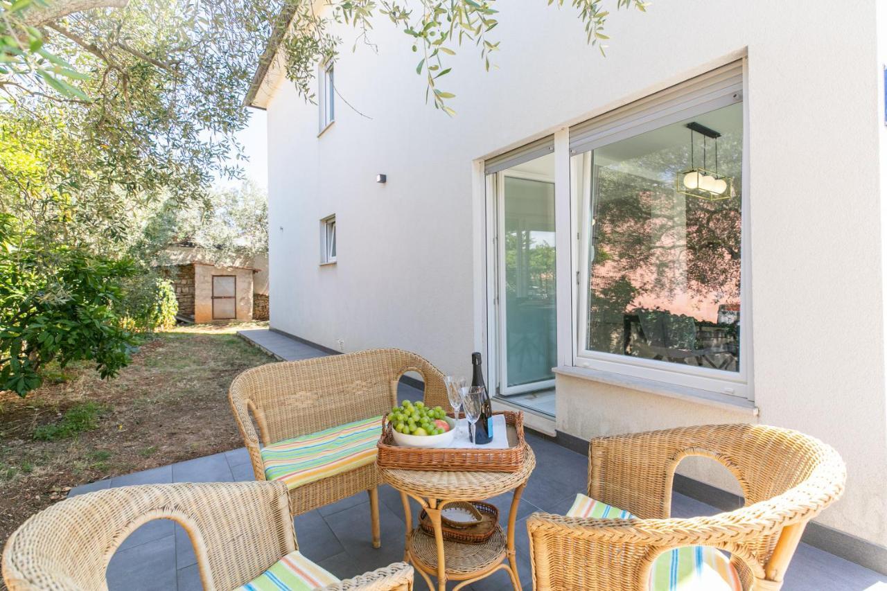 Apartman Suzi Pula Exterior photo